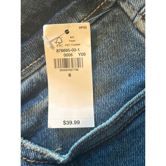 NWT Old Navy Women's Denim Shorts Blue O.G. Straight Size 6 - Picture 4 of 6